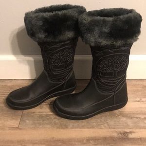 Great boots for snow! Cute fur on top!